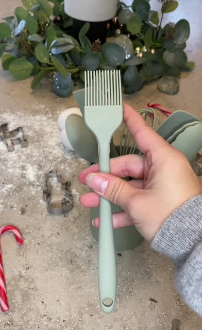 Kids cooking utensils from kids brand Everleigh and Me